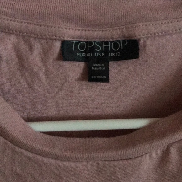 Cropped top shop tee! - Picture 2 of 2